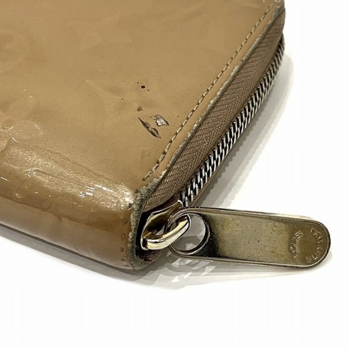 Louis (Good) Vuitton Women's M91470 Long Wallet Zippy Pre-Owned Vernis