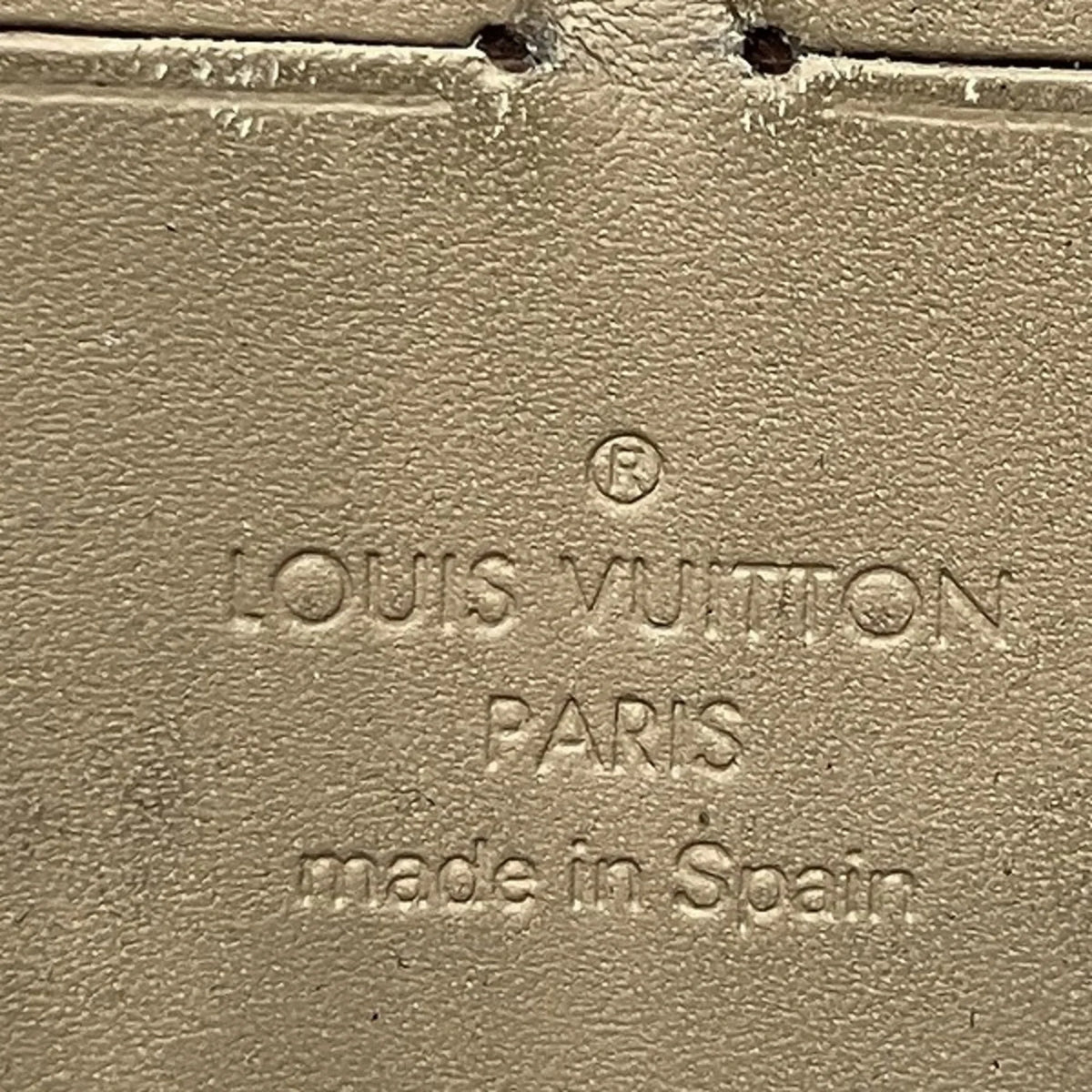 Louis (Good) Vuitton Women's M91470 Long Wallet Zippy Pre-Owned Vernis