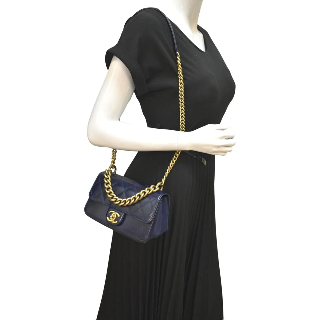 Chain CHANEL Bag Flap Handle Shoulder Blue Pre-Owned CC Leather Quilted