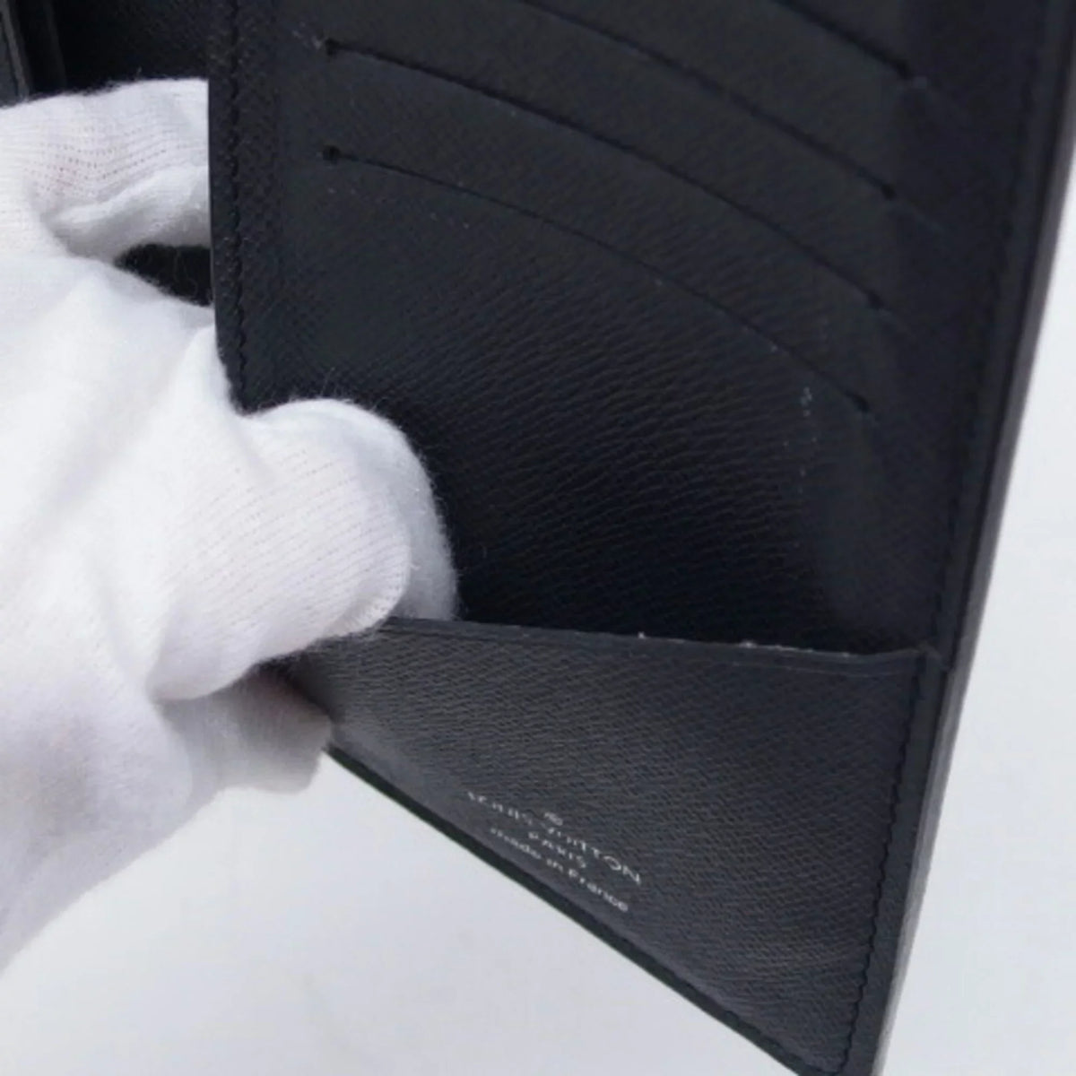 Wallet Black Louis Pre-Owned Billfold Taiga Vuitton (Good) Long Bifold