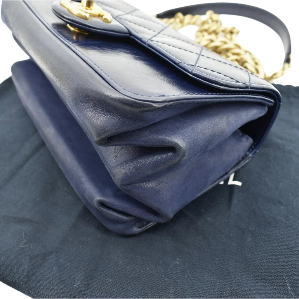 Chain CHANEL Bag Flap Handle Shoulder Blue Pre-Owned CC Leather Quilted