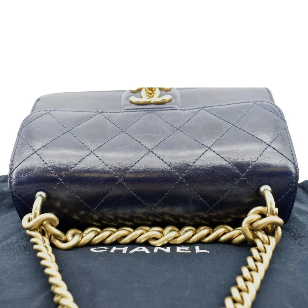 Chain CHANEL Bag Flap Handle Shoulder Blue Pre-Owned CC Leather Quilted