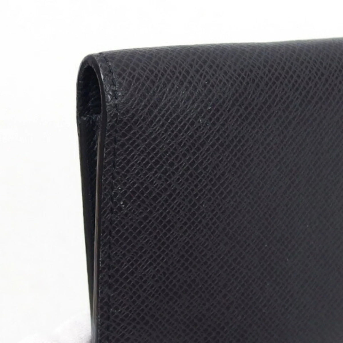 Wallet Black Louis Pre-Owned Billfold Taiga Vuitton (Good) Long Bifold