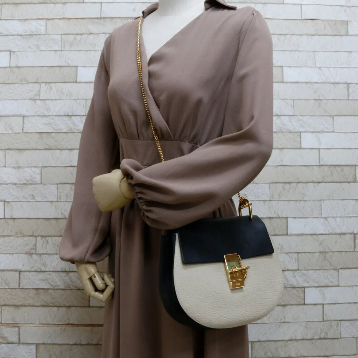 Beige,Black Pre-Owned Shoulder Chloé (Fair) Bag Leather