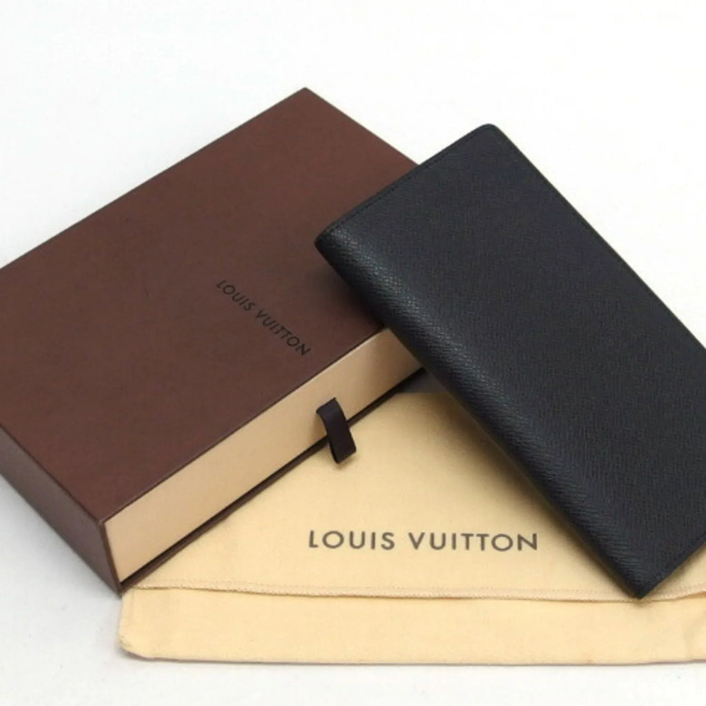 Wallet Black Louis Pre-Owned Billfold Taiga Vuitton (Good) Long Bifold