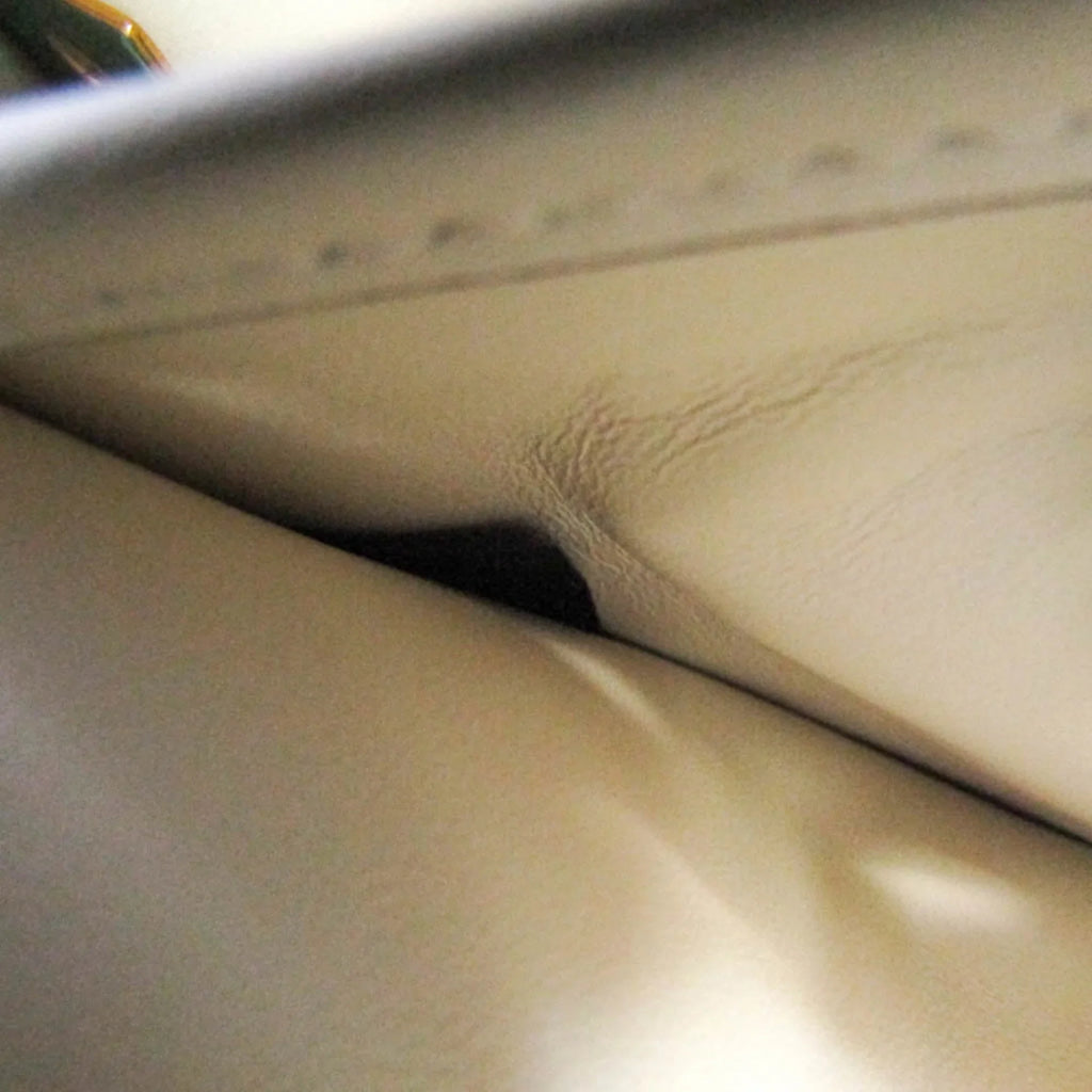 Beige Leather Women,Men Valentino Shoulder Bag Pre-Owned Light Garavani (Good)