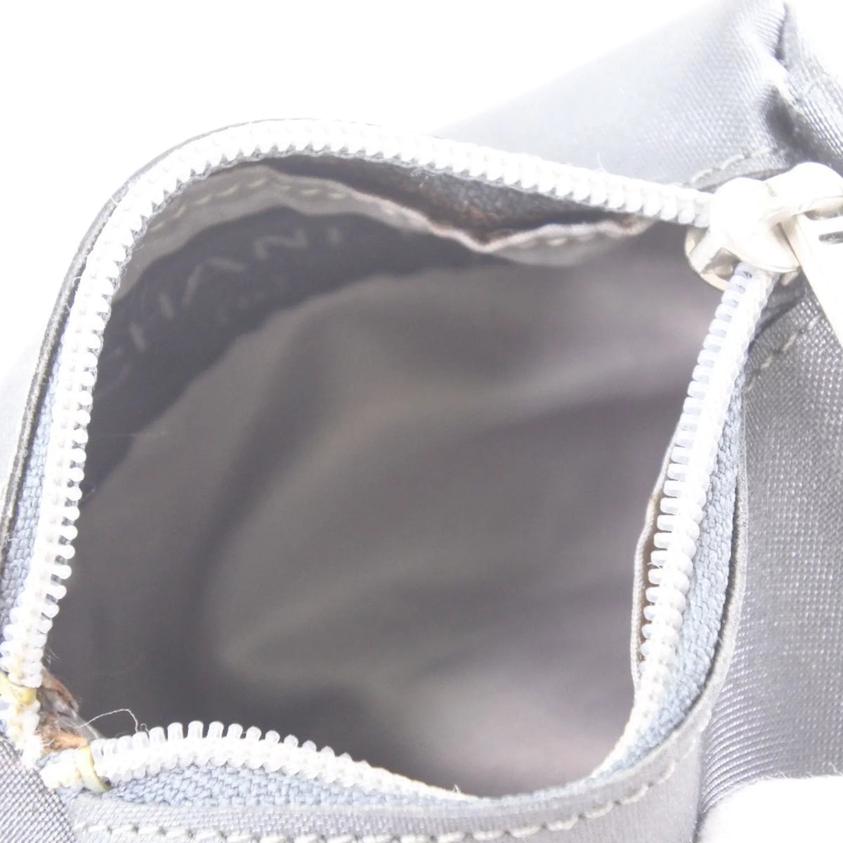 Pre-Owned Pouch Nylon Ladies Chanel Gray (Fair) Vintage Logo