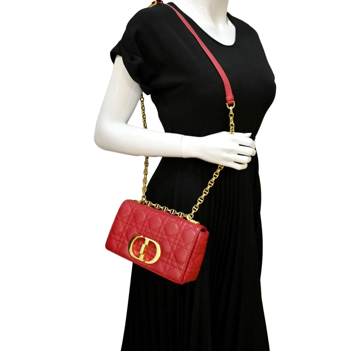 Leather Pre-owned Calfskin Caro Red Cannage Bag Shoulder CHRISTIAN DIOR