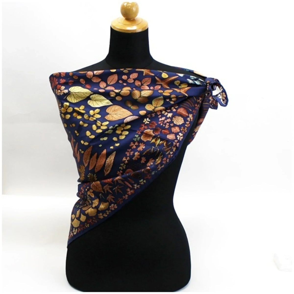 Pattern Gucci Navy Fallen x Pre-Owned Scarf (Good) Ladies Brown Leaves GUCCI Silk Muffler