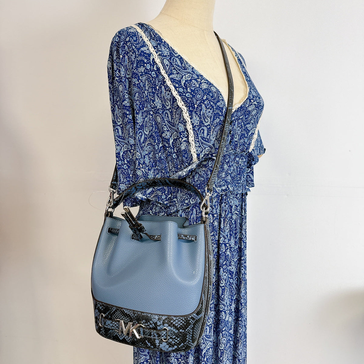 Reed DENIM Kors Michael 35S4S6RM6U IN Medium Messenger Bucket Crossbody Belted Leather